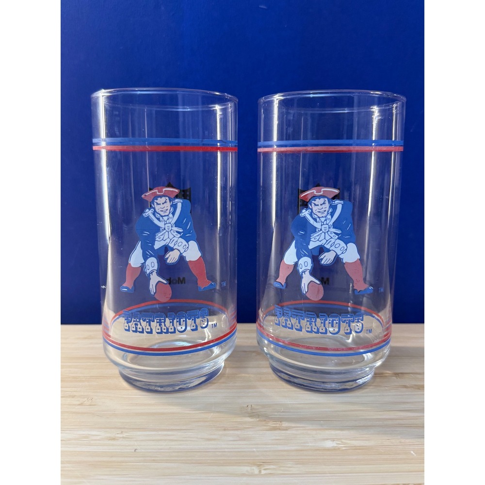 Vintage New England Patriots Mobil NFL Glasses Set of 2 Pat Patriot Logo